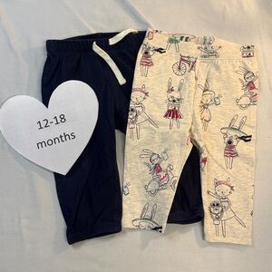 GAP - pair of leggings - Navy and Cream with Cartoon Print